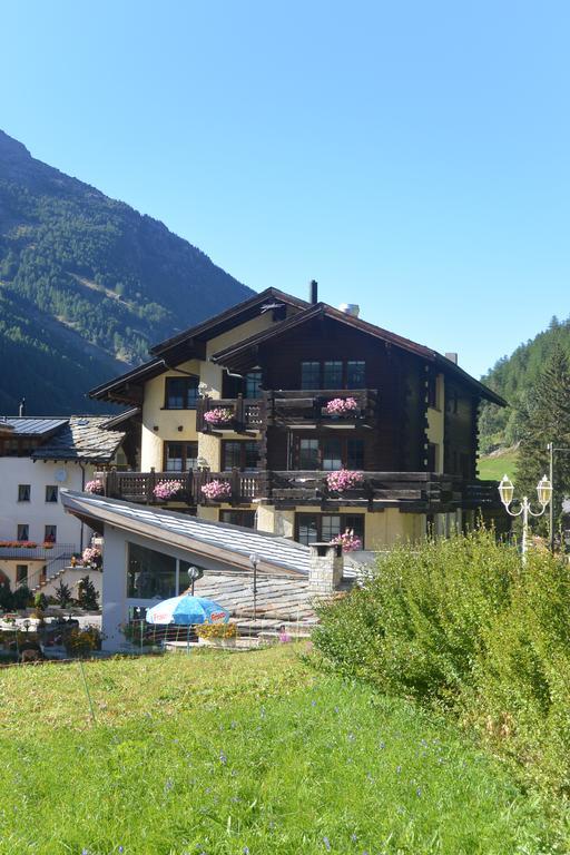 Hotel Baergsunnu Saas-Grund Exterior photo