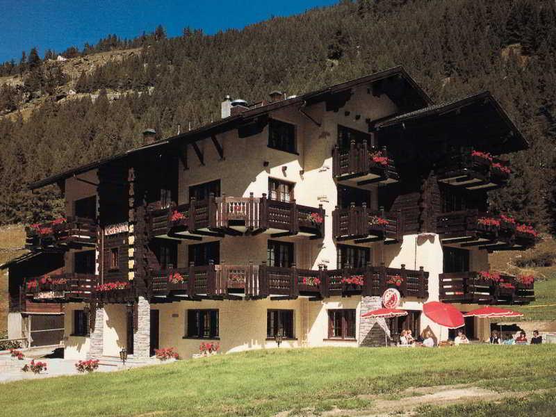 Hotel Baergsunnu Saas-Grund Exterior photo
