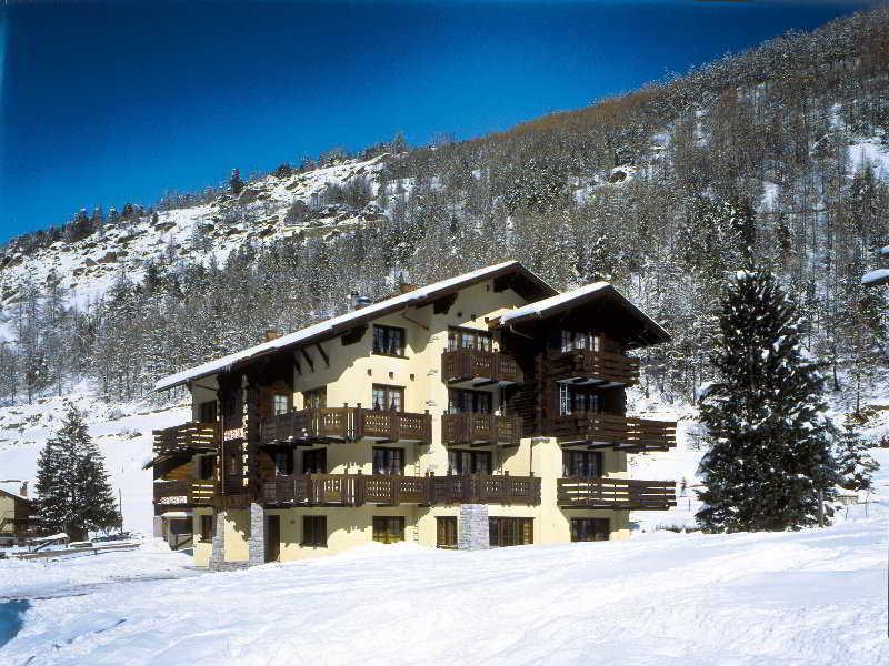Hotel Baergsunnu Saas-Grund Exterior photo